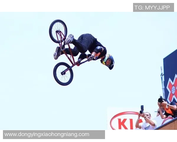 上海极限运动队创新盯防策略助力竞技水平提升与团队协作优化